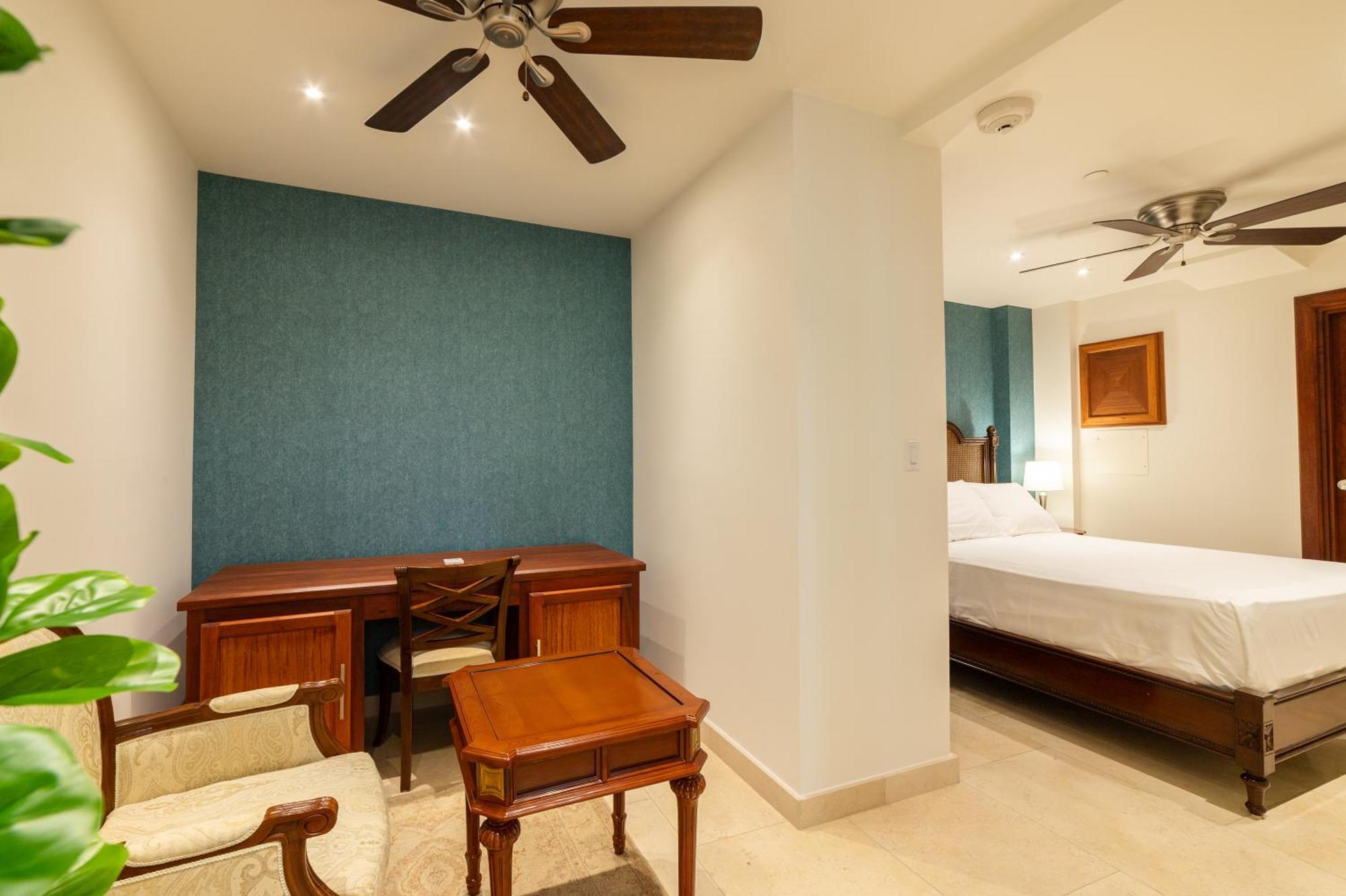 Hotel Plaza Herrera Panama-Stad Buitenkant foto