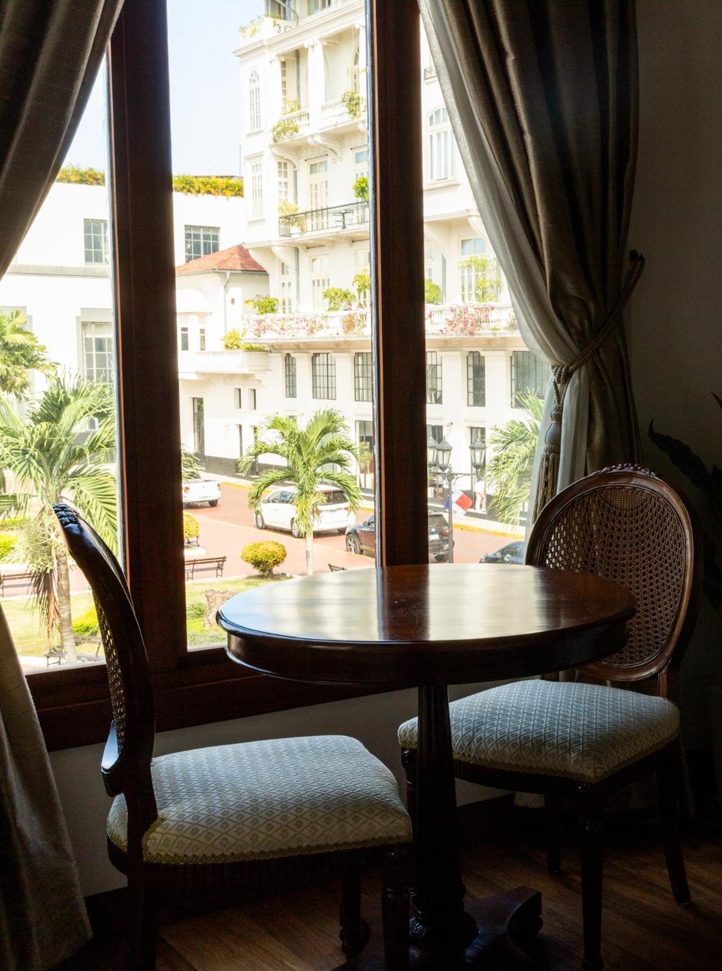 Hotel Plaza Herrera Panama-Stad Buitenkant foto