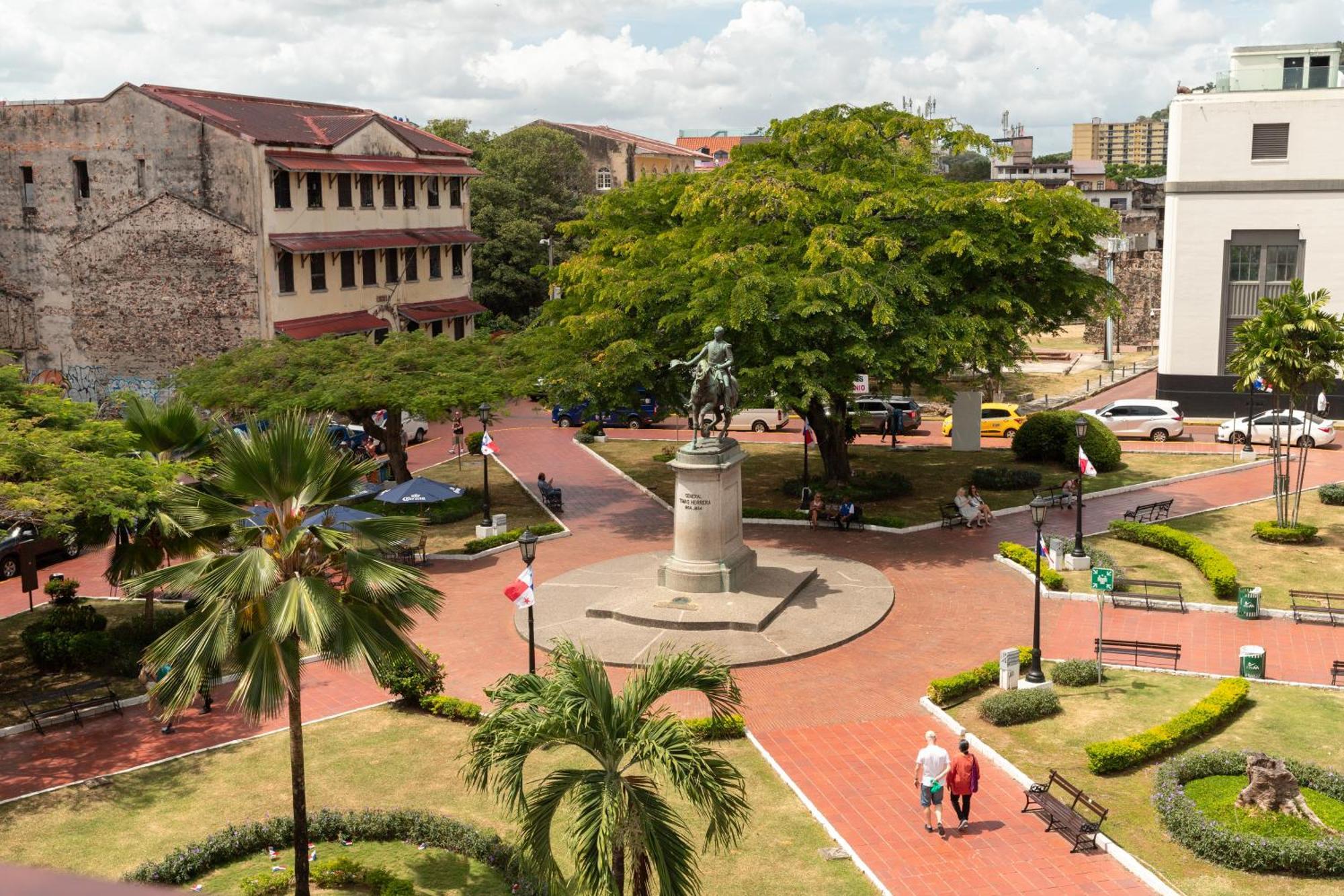 Hotel Plaza Herrera Panama-Stad Buitenkant foto